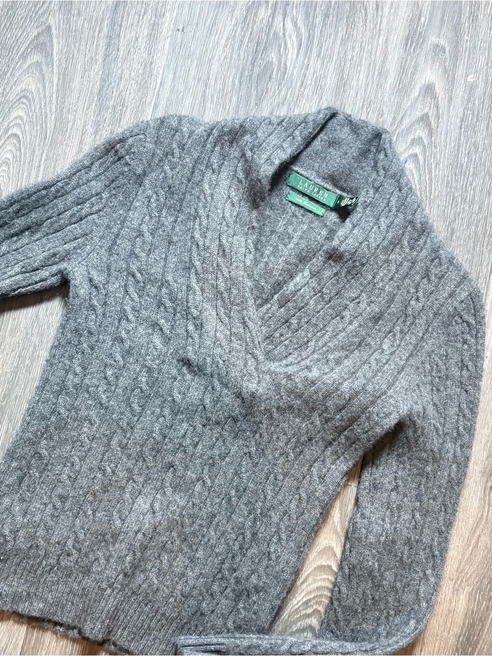 Lauren Ralph Lauren grey cashmere cable knit sweater - Picture 2 of 3